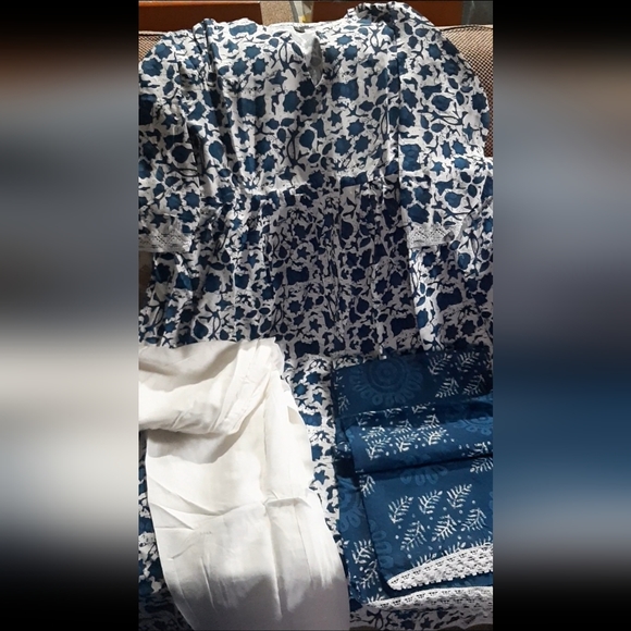 Women's kurti set available - Picture 4 of 5